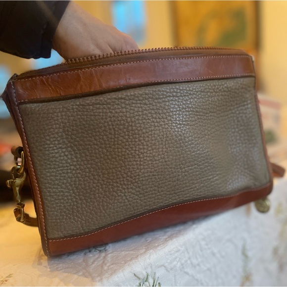 Dooney & Bourke cross body bag - Picture 3 of 5